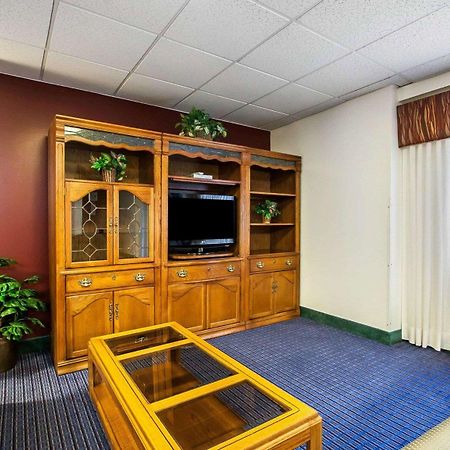 Clarion Hotel Бренсън Екстериор снимка