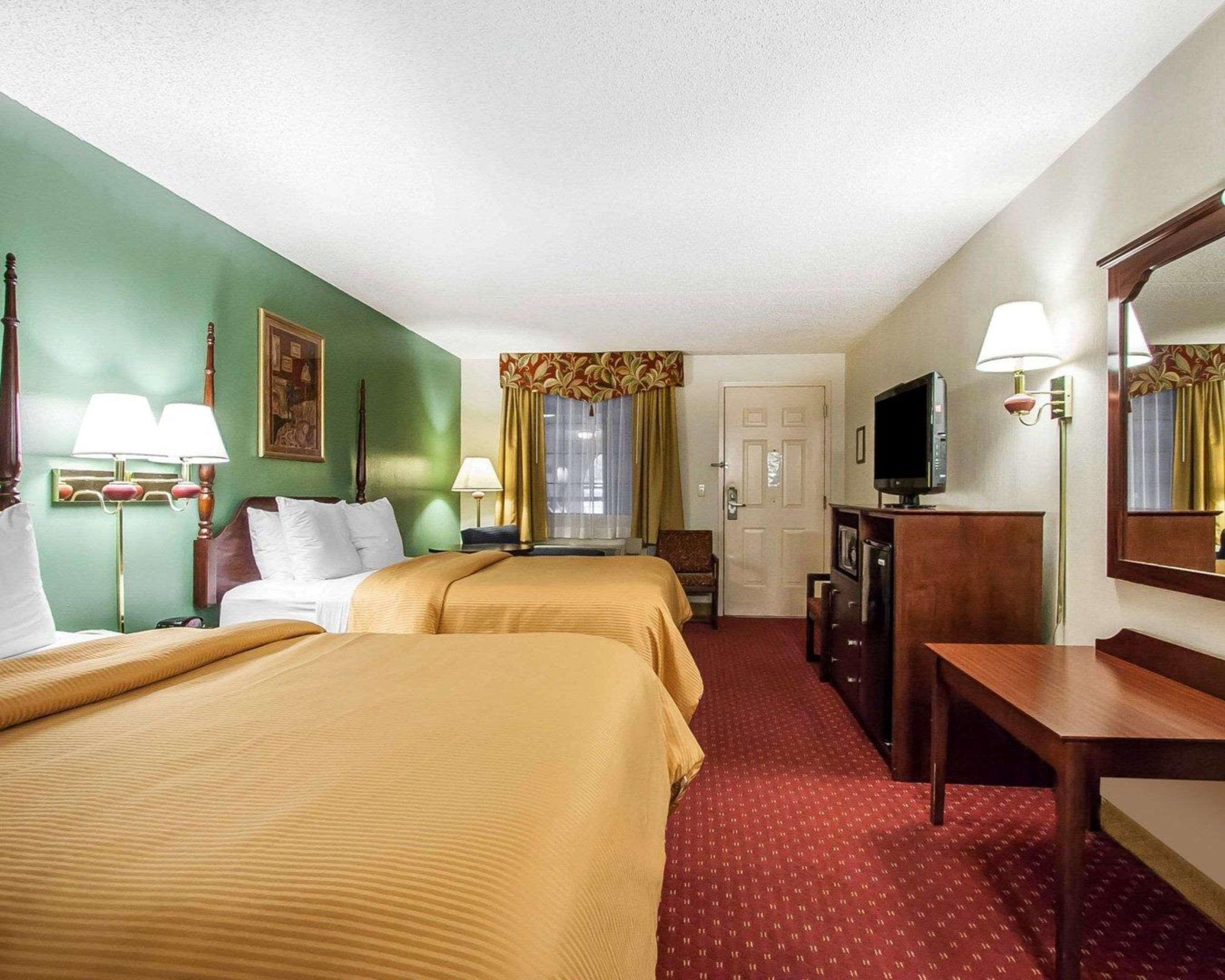 Clarion Hotel Бренсън Екстериор снимка