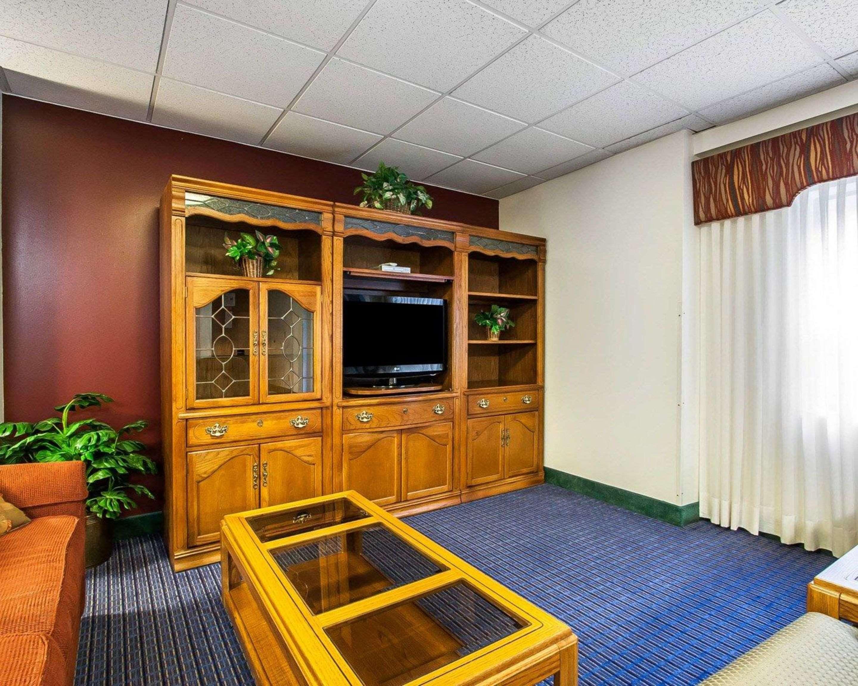 Clarion Hotel Бренсън Екстериор снимка