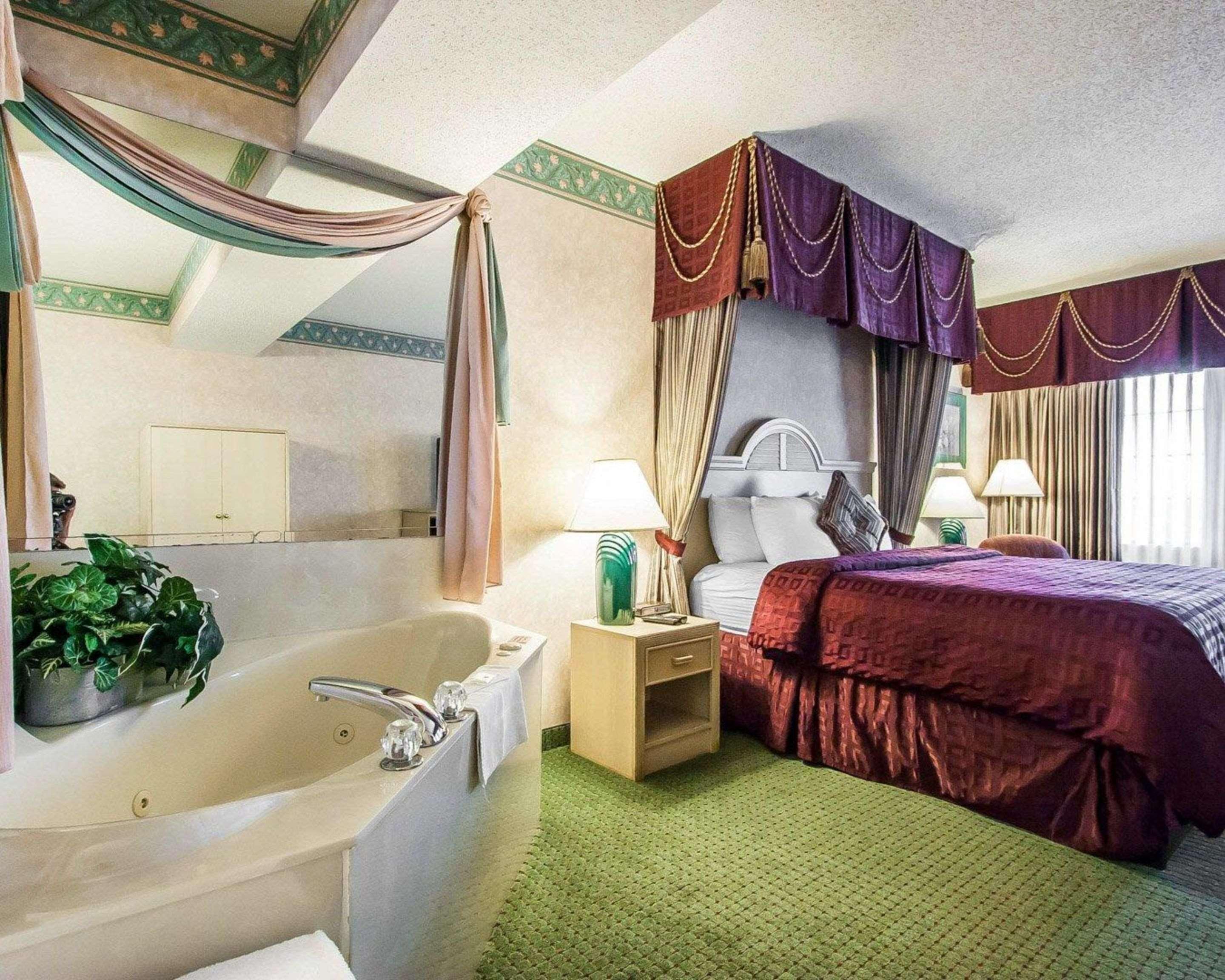 Clarion Hotel Бренсън Екстериор снимка