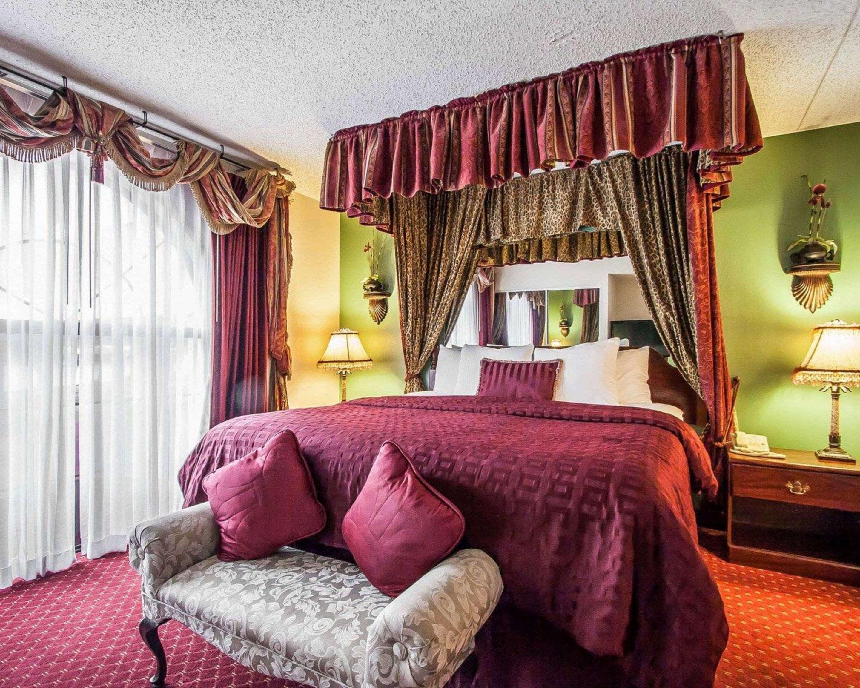 Clarion Hotel Бренсън Екстериор снимка