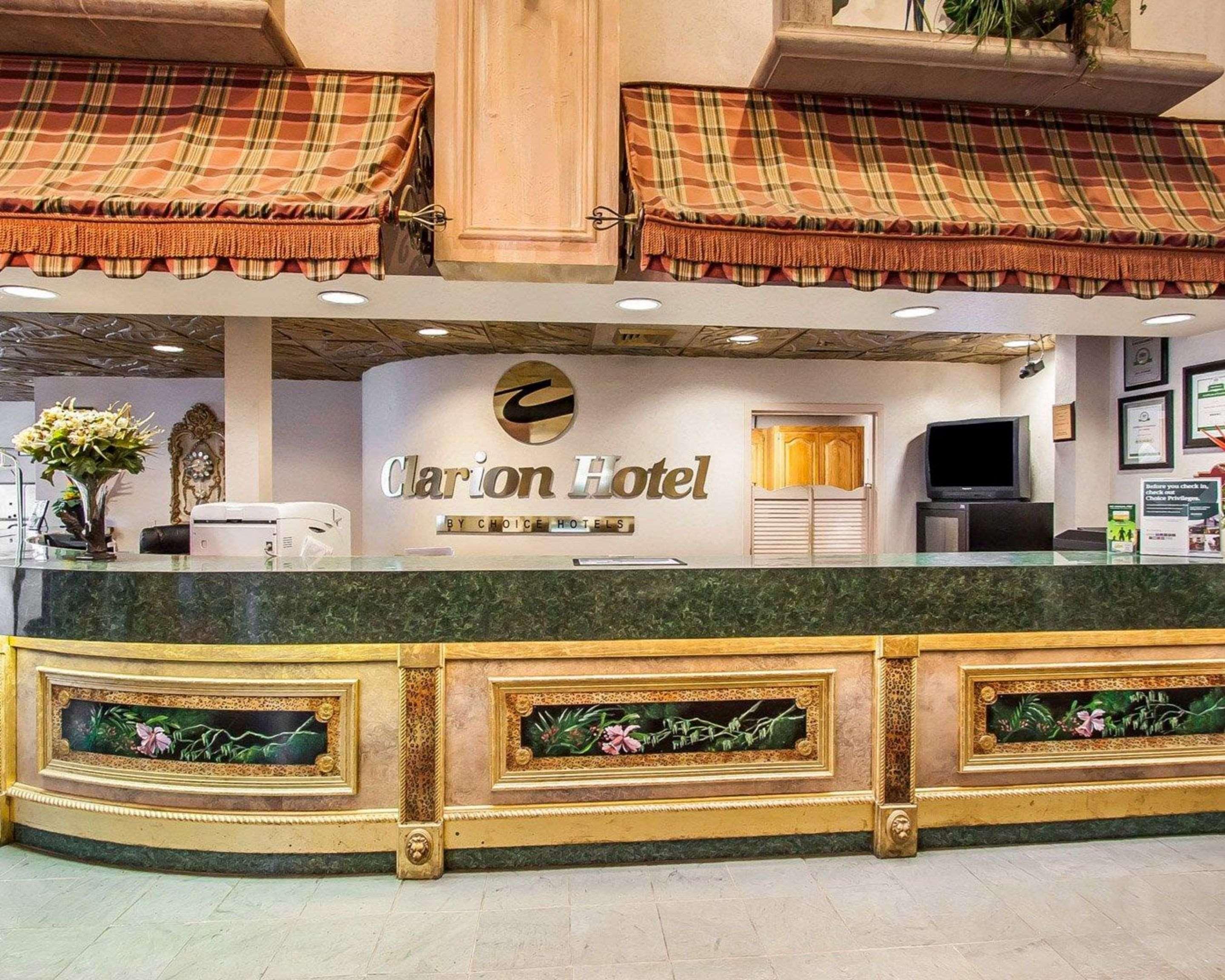 Clarion Hotel Бренсън Екстериор снимка
