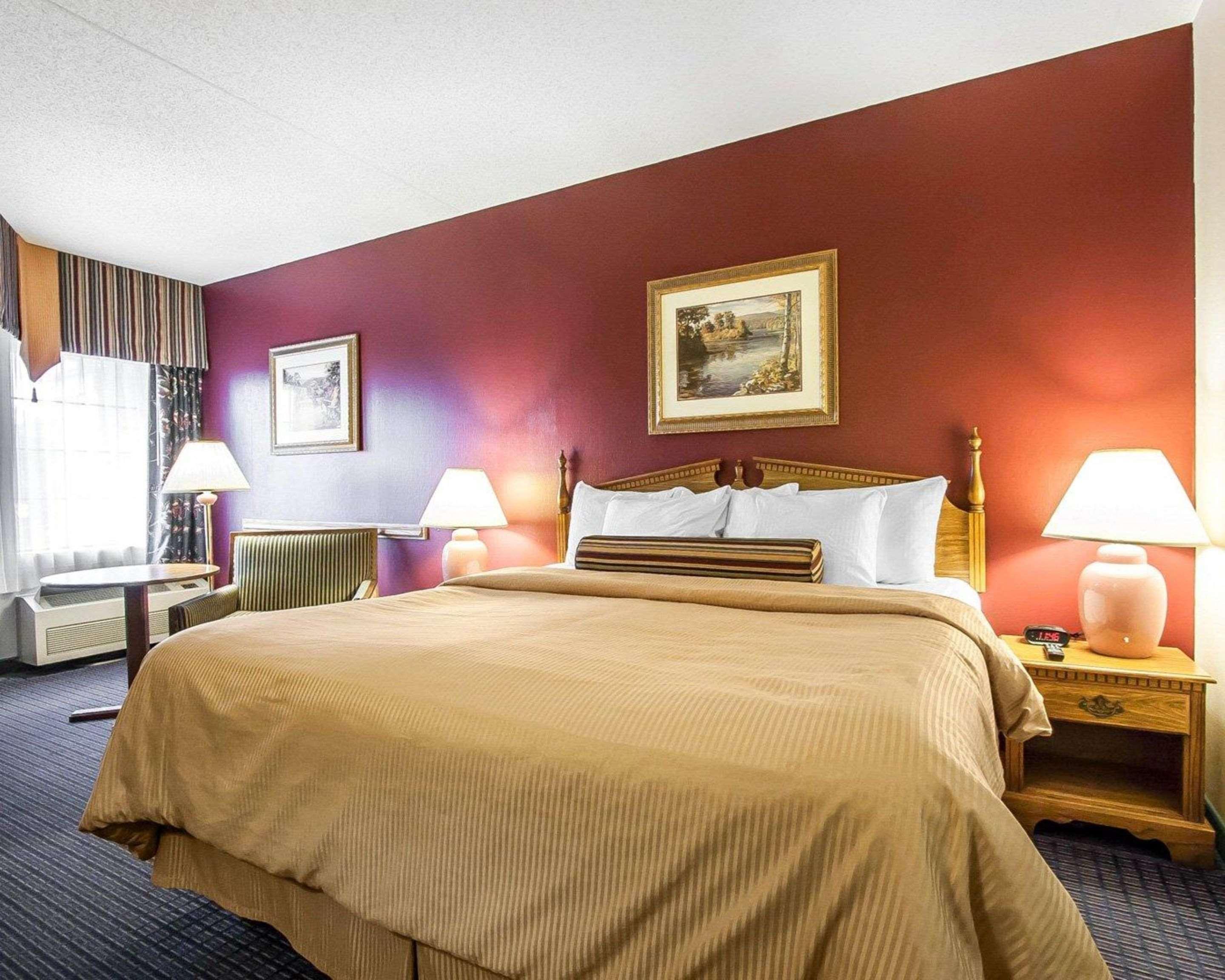 Clarion Hotel Бренсън Екстериор снимка
