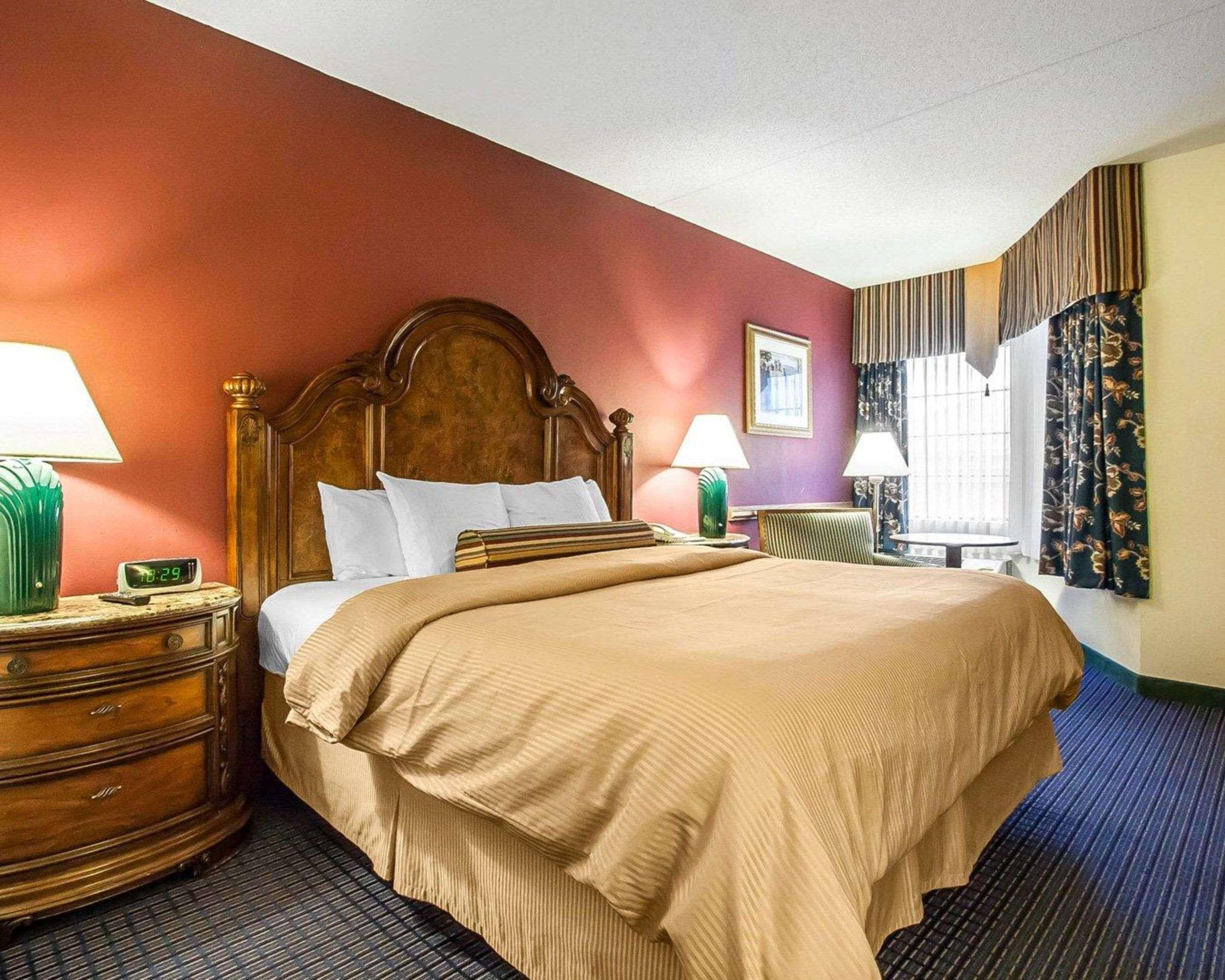 Clarion Hotel Бренсън Екстериор снимка