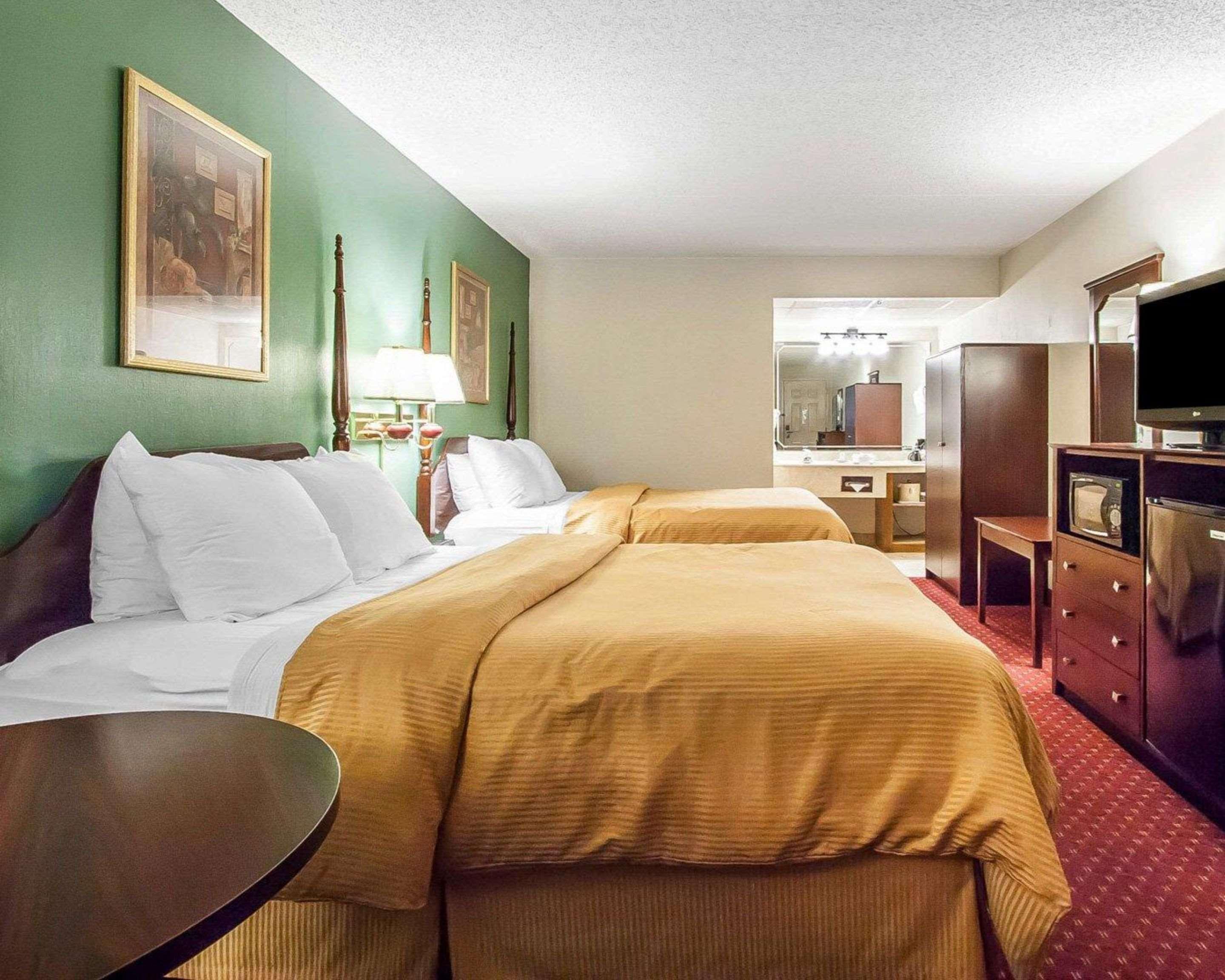 Clarion Hotel Бренсън Екстериор снимка