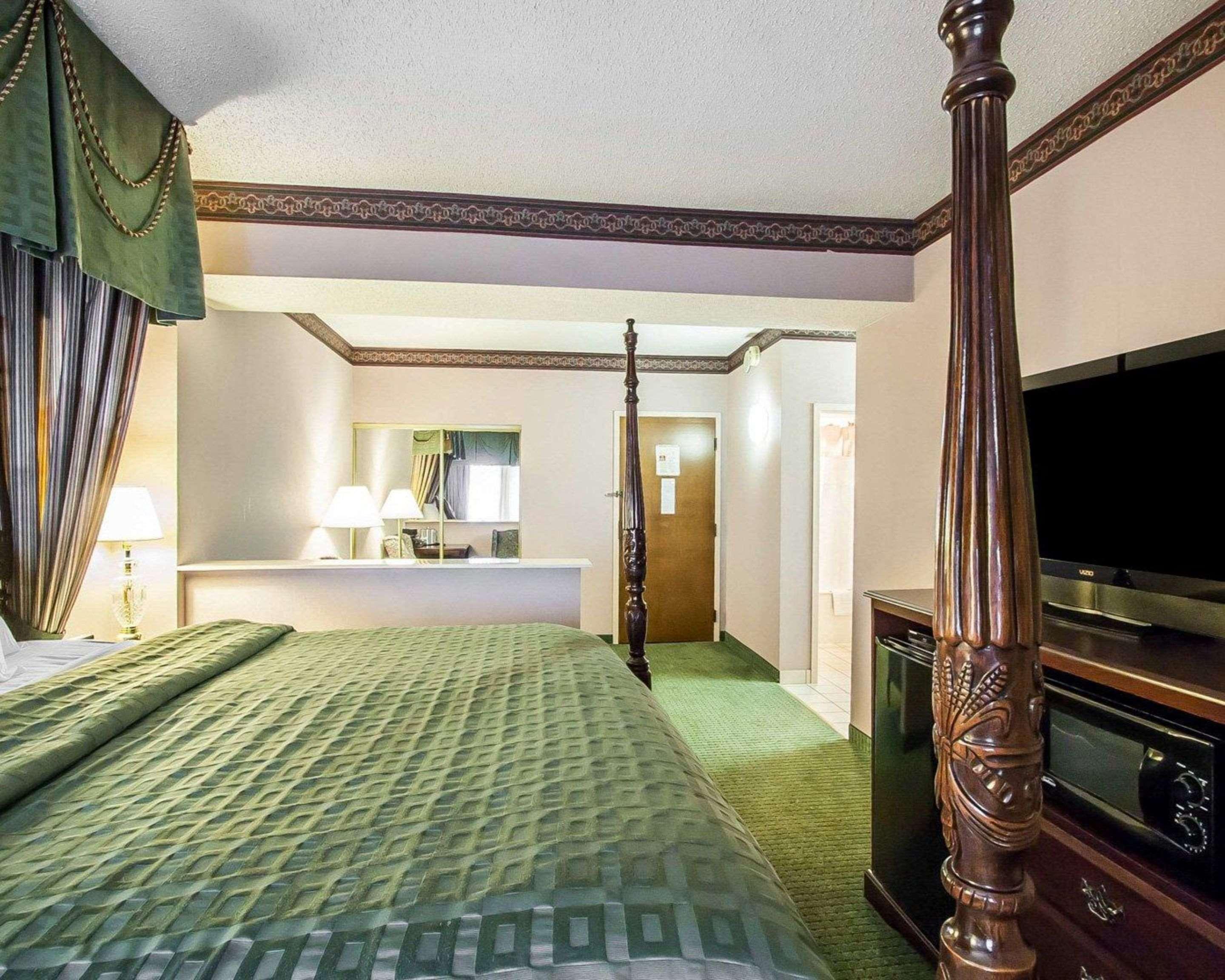 Clarion Hotel Бренсън Екстериор снимка