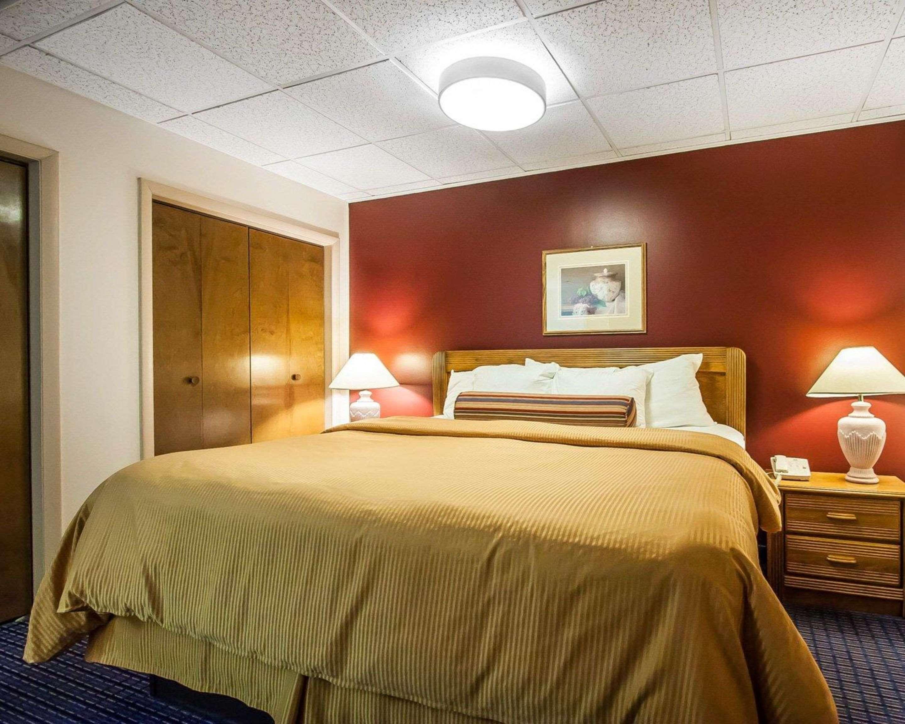 Clarion Hotel Бренсън Екстериор снимка