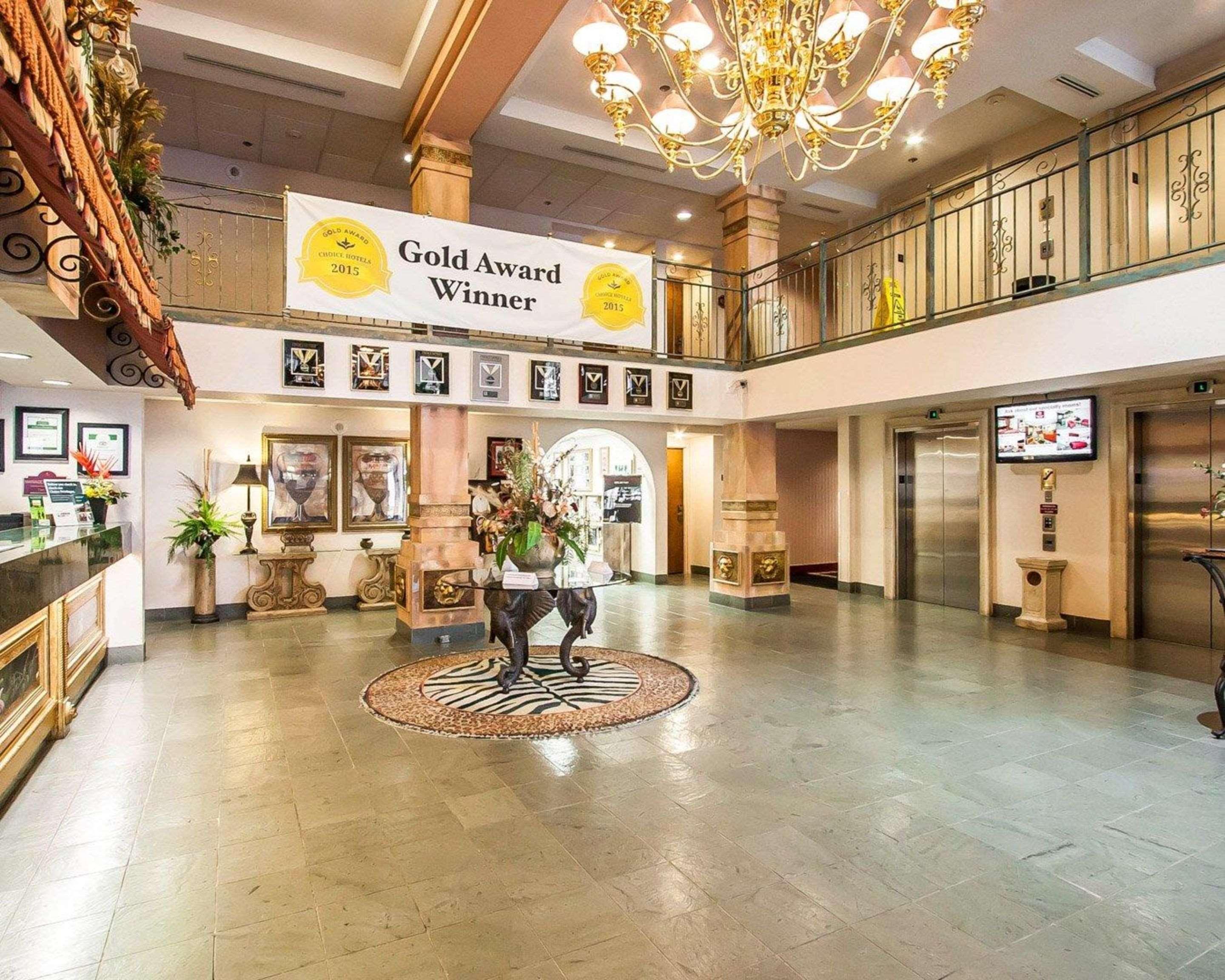 Clarion Hotel Бренсън Екстериор снимка