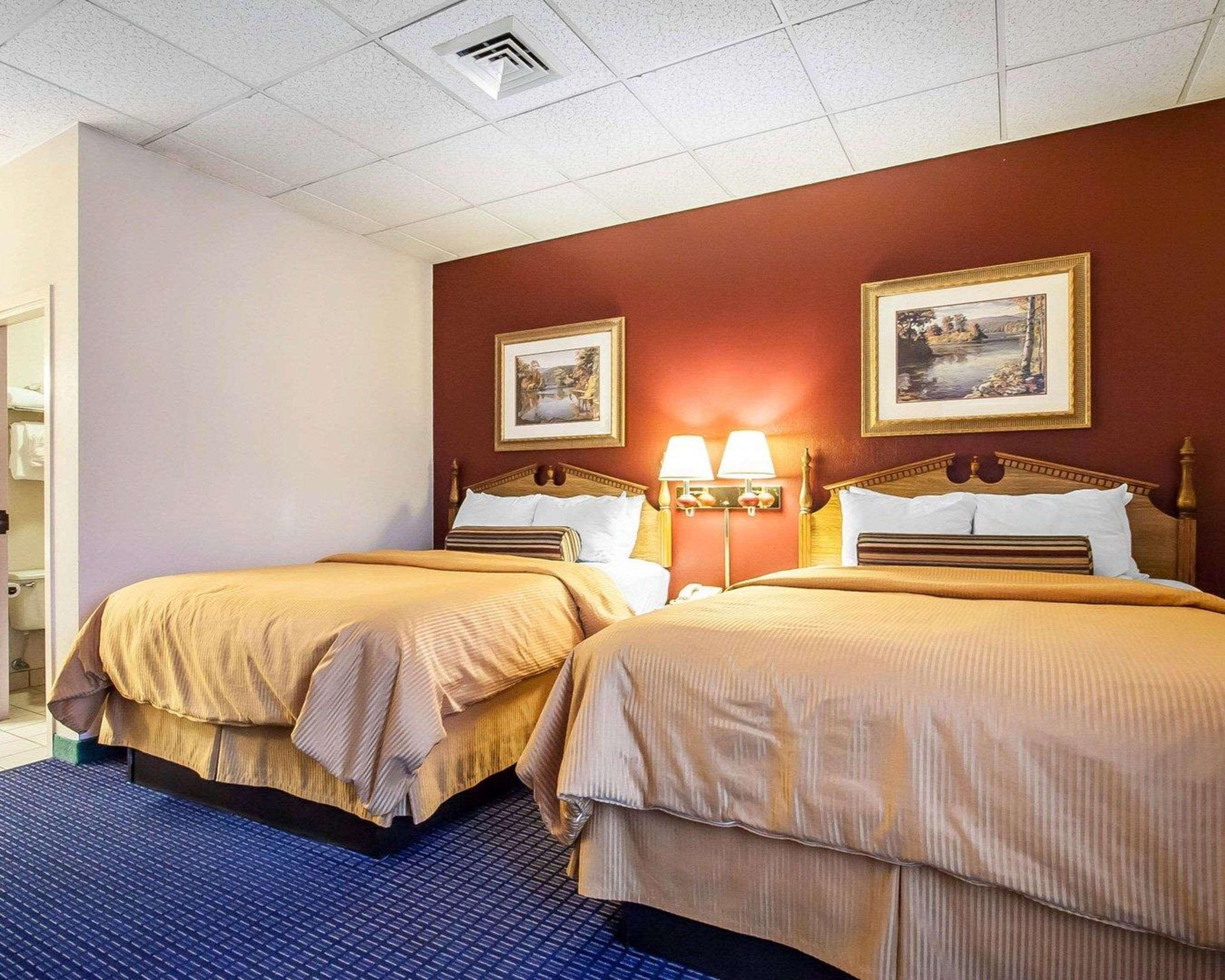 Clarion Hotel Бренсън Екстериор снимка
